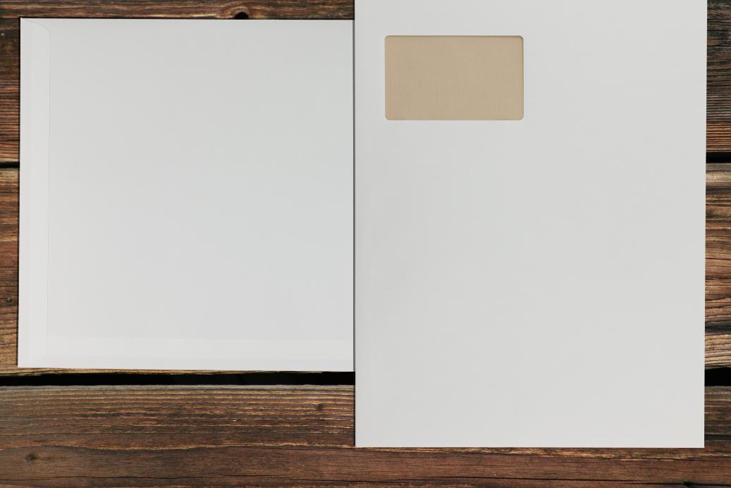 Versandtaschen mit Fenster C4 229x324 mm Haftklebend Cremeweiß 120 g/qm